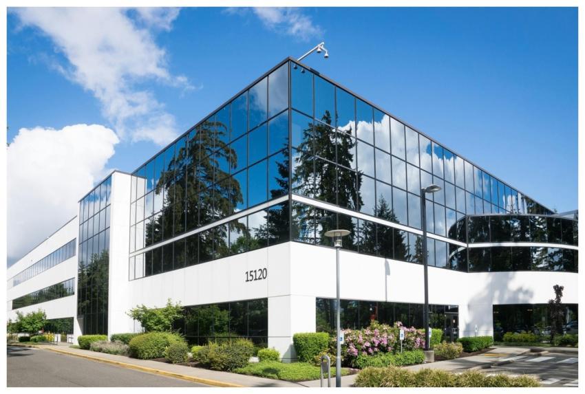 Contemporary office building in Redmond with refle