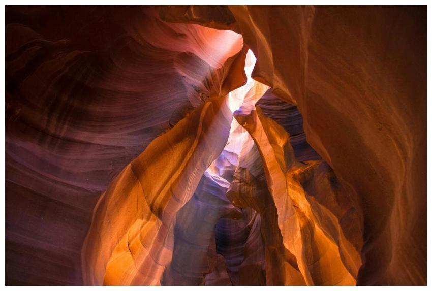 Explore the stunning sandstone formations and vibr