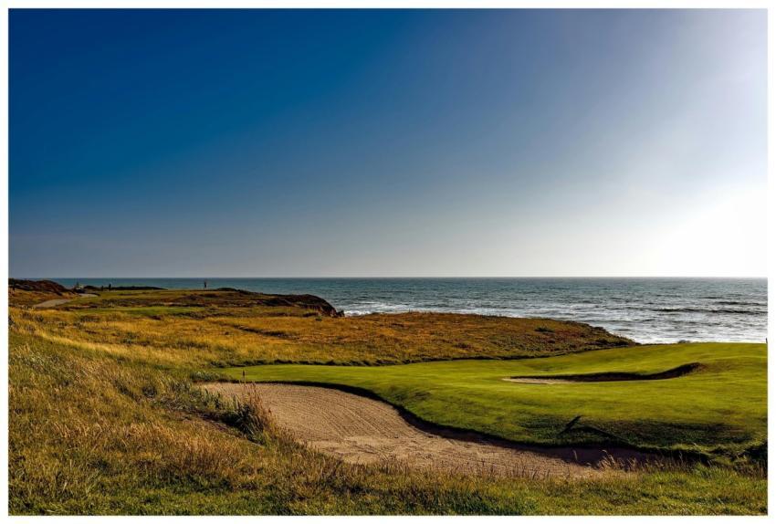 Breathtaking view of a golf course along the coast