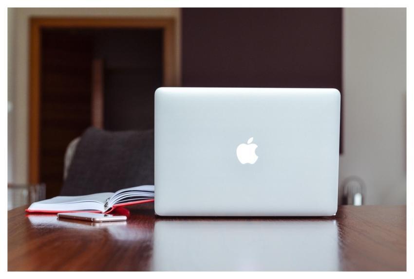 Apple Macbook Notebook Computer