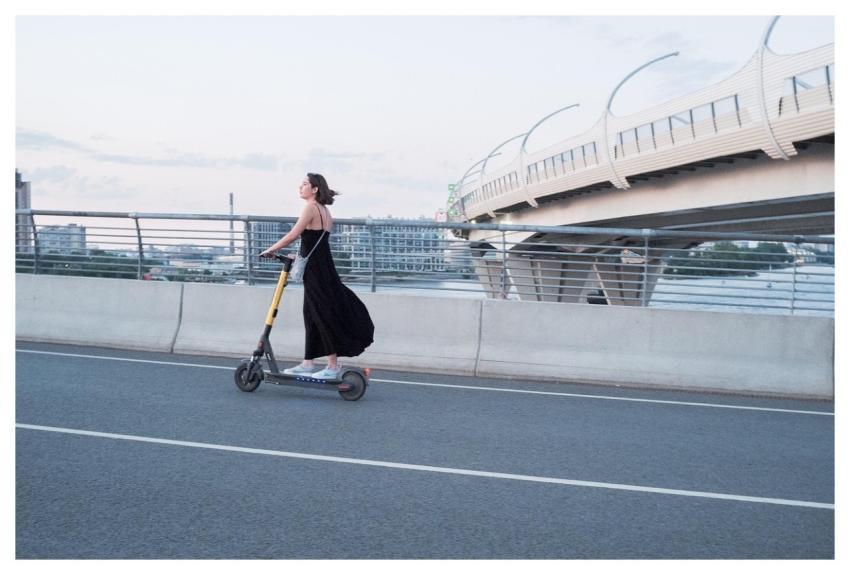 Woman Electric Scooter Street Scooter