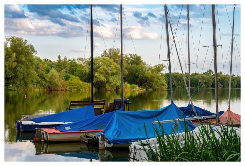 Boats Lake Leisure Time Sailboats