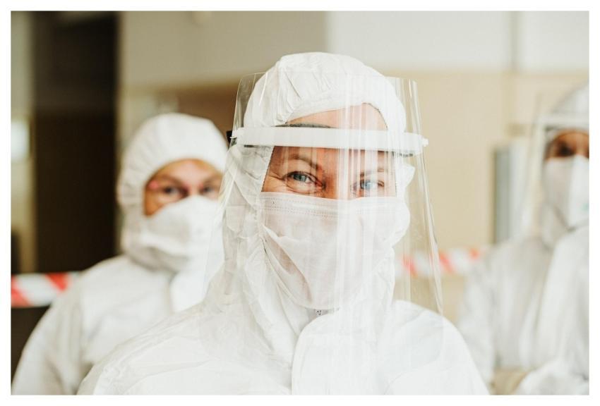 Protective Suit Face Mask Face Shield Medical Prof