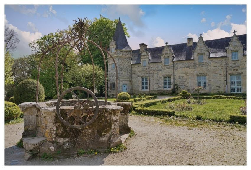 Well Chateau Free Background Domain
