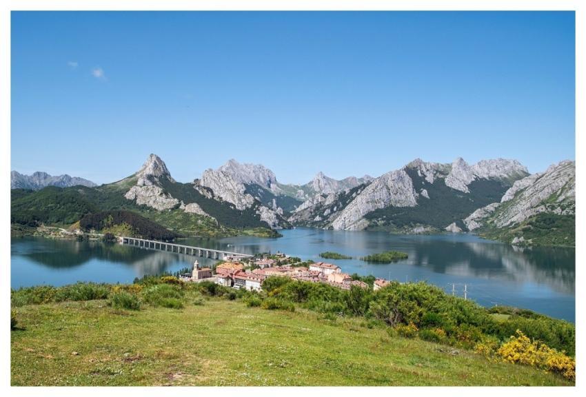Landscape People Moutains Bridge