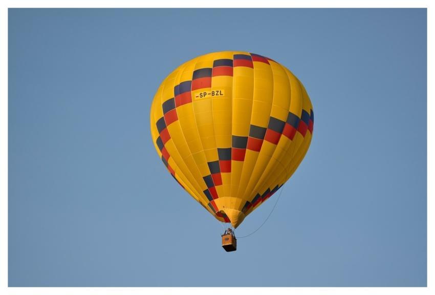 Hot Air Balloon Round Yellow Flying