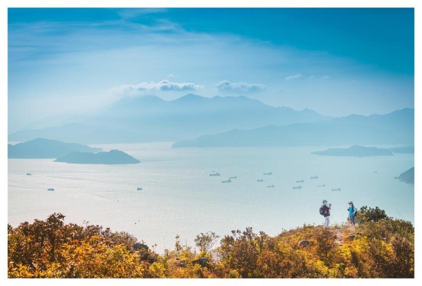 Hike Daylight Boats Active