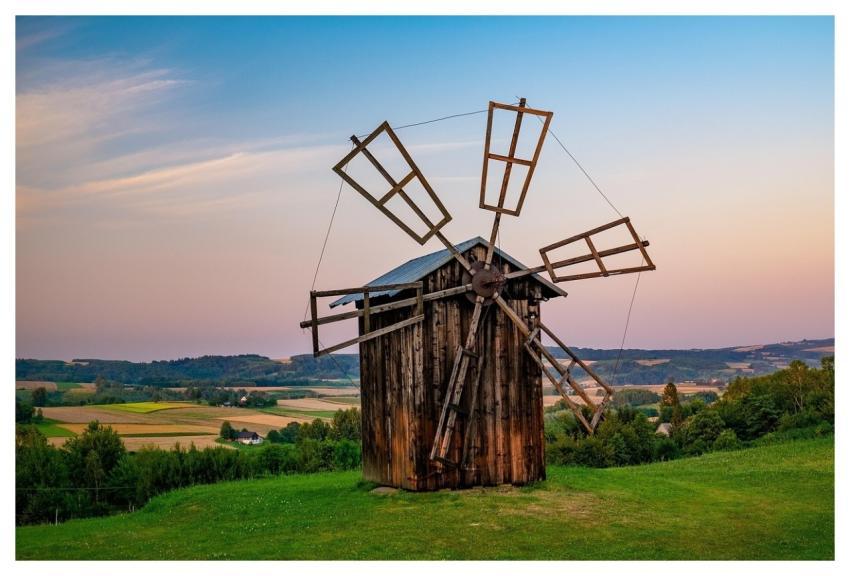 Old Windmill Hill Rural Windmill