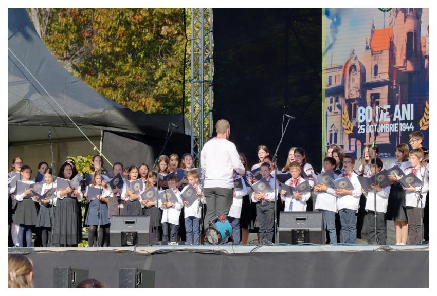 People Choir Sing Show