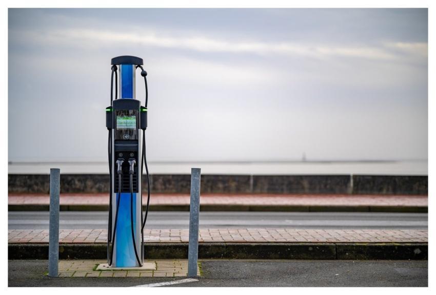 Loading Column Electric Mobility E Mobility Chargi