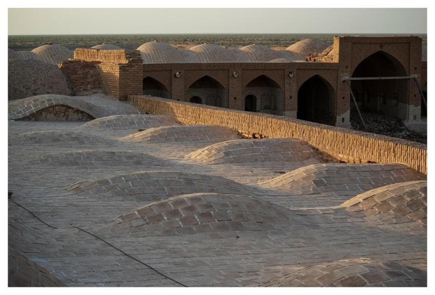 Deyre Gachin Caravansary Tourist Attraction Iran Q