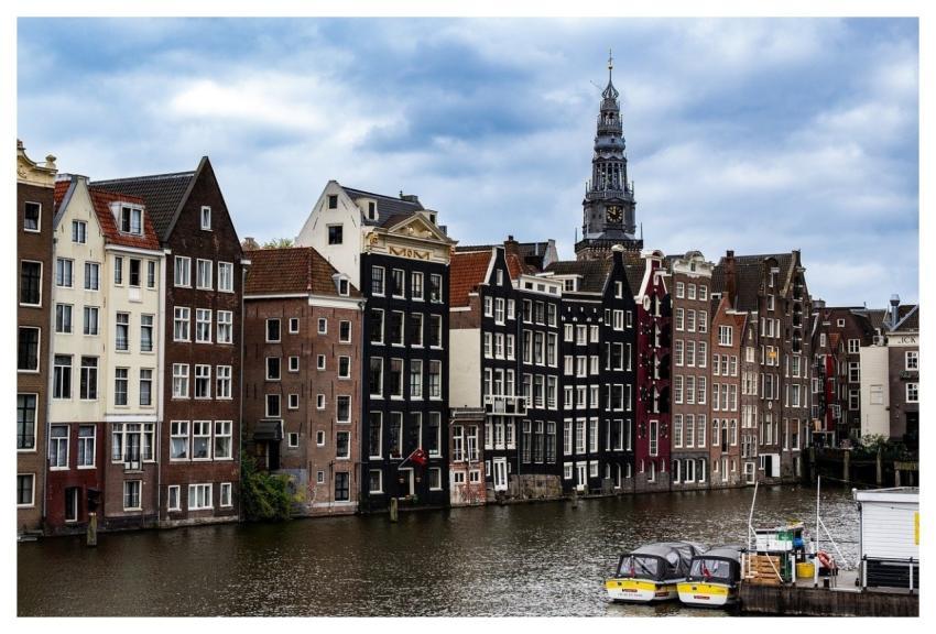 Amsterdam Water Cracked Architecture