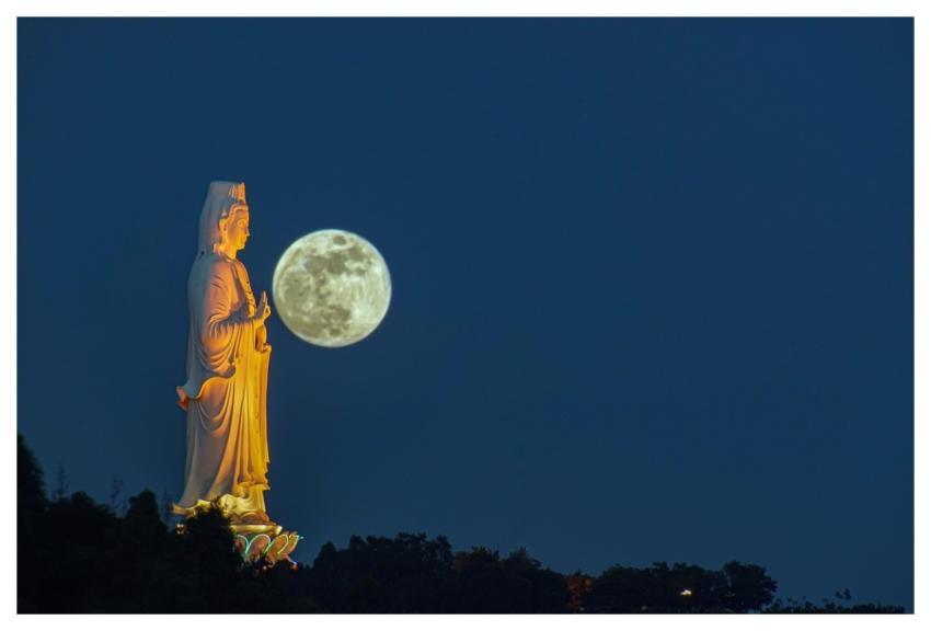Buddha Danang Moon Nature