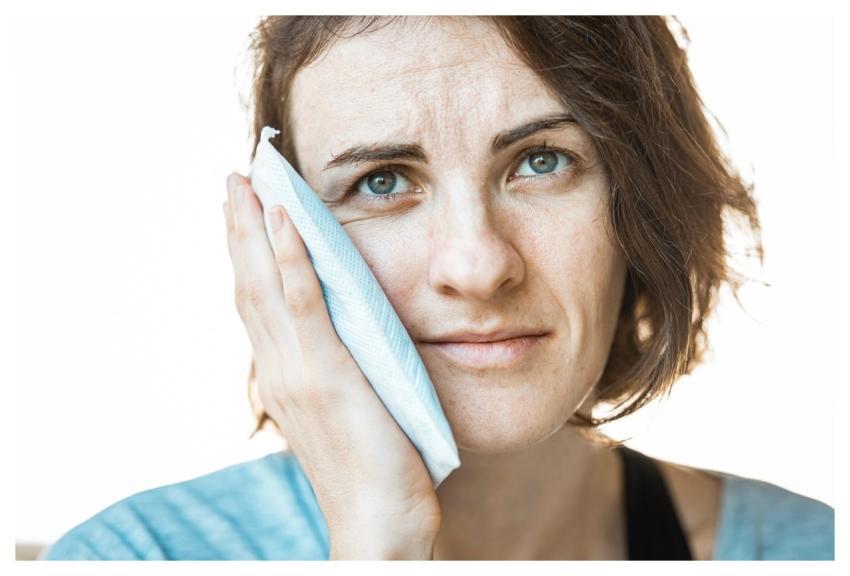 Girl Ice Pack Toothache Dental