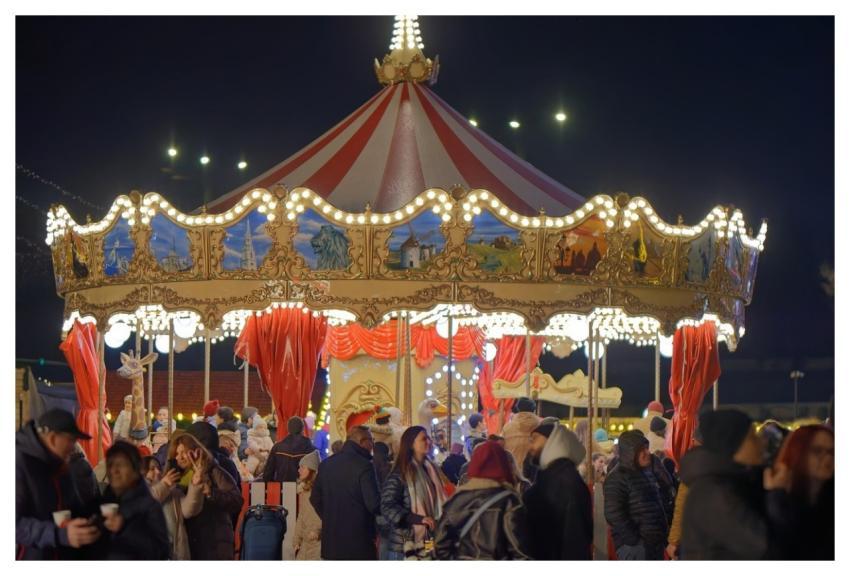 Carousel People Fair Decoration