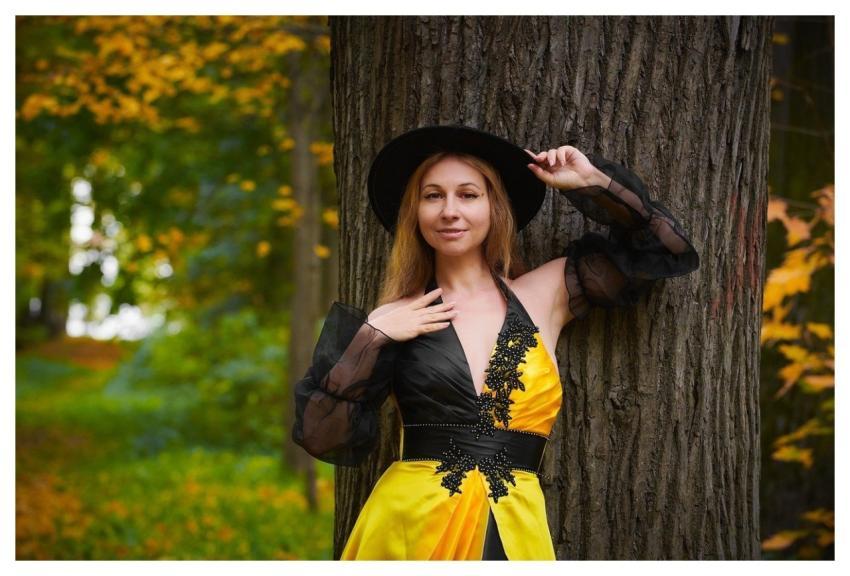 Woman Hat Forest Tree
