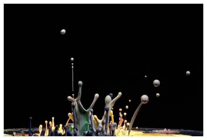 Drops Movement Paints Bubbles