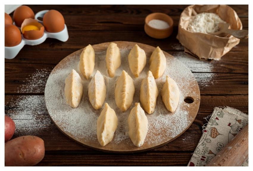 Cooking Pies Vareniki Pelmeni