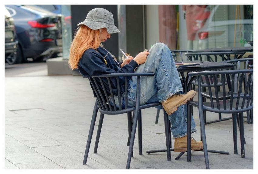 Girl Draw Outdoors Cafe