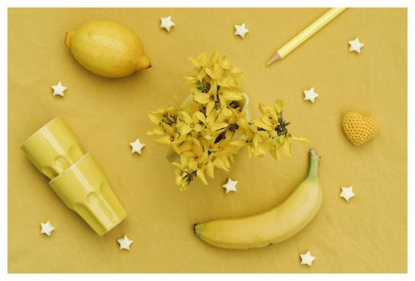 Abstract Background Yellow Banana