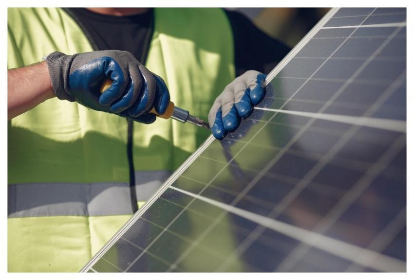 Solar Panel Installation Worker Solar Energy