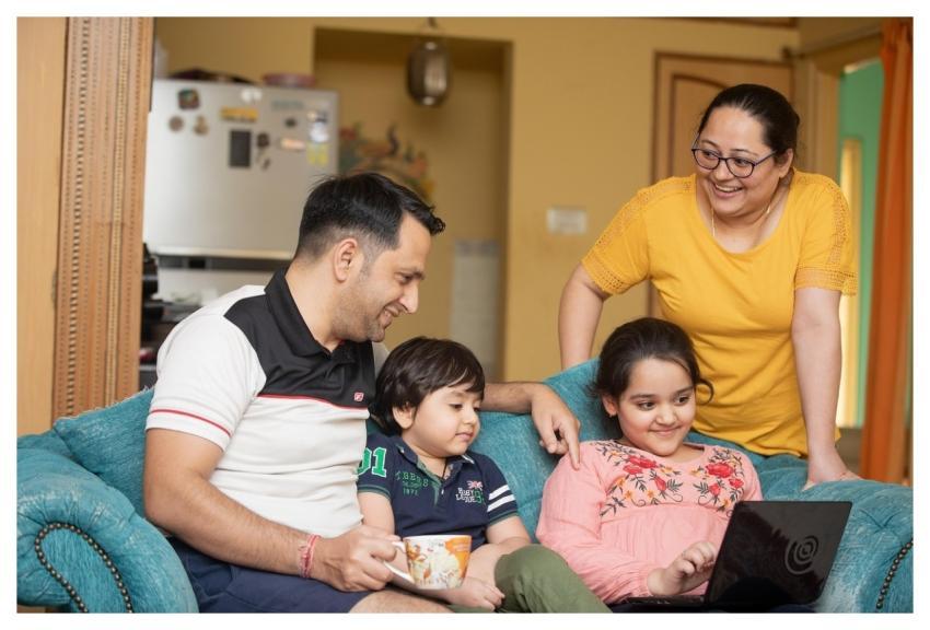 Family Living Room Internet Online School