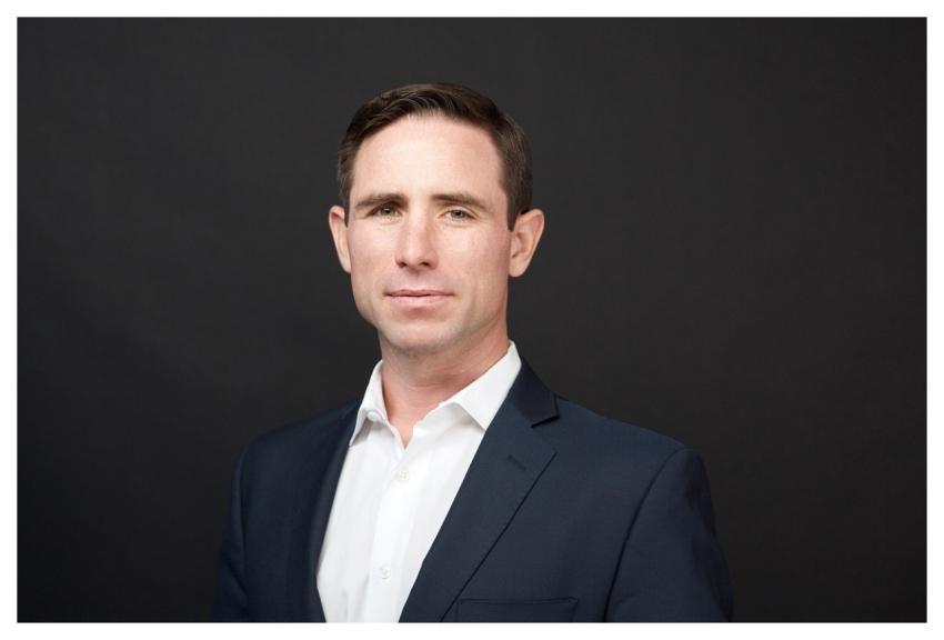 Brian Kinsella Headshot Bio New York City