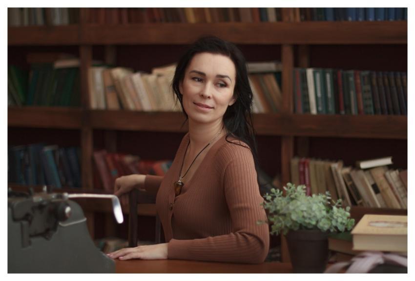 Woman Library Books Librarian