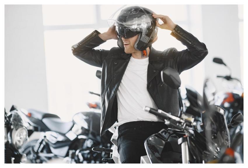 Moto Salon Motorcycle Customer