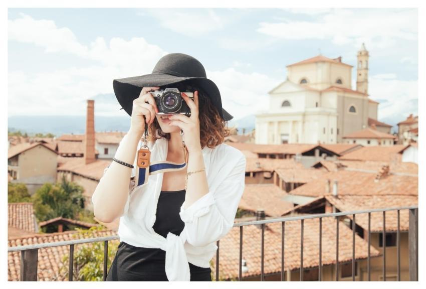 Photographer Tourist Snapshot Taking Photos