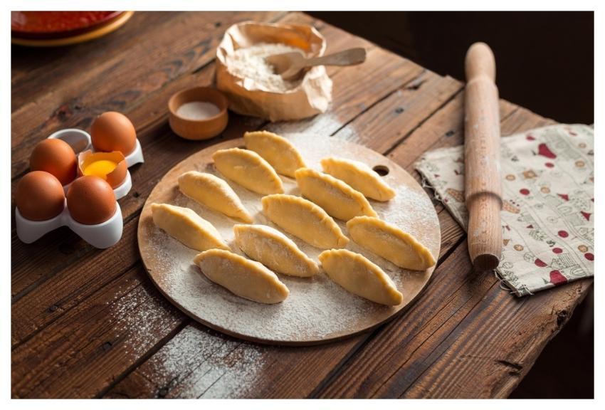 Cooking Pies Vareniki Pelmeni