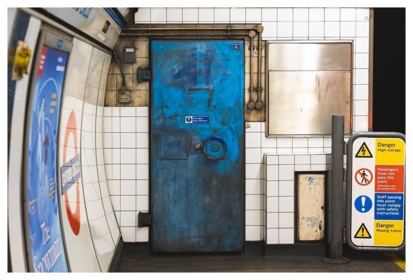 Underground Door Tube Subway