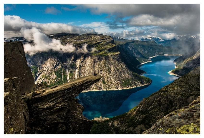 Water Trolltunga Ringedalsvannet Nature