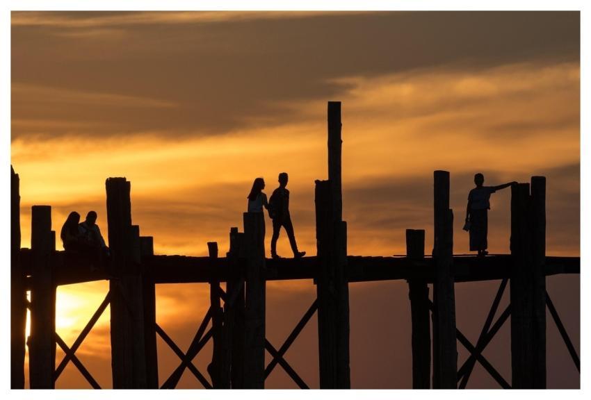 Sunset Couple Lovers Ubein Bridge
