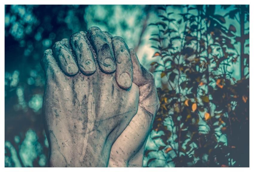 Sculpture Prayer Hands Religion