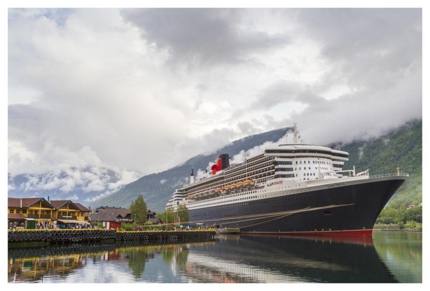 Ocean Liner Queen Mary 2 Flåm Norway