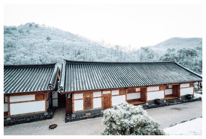 House Building Roof Tradition