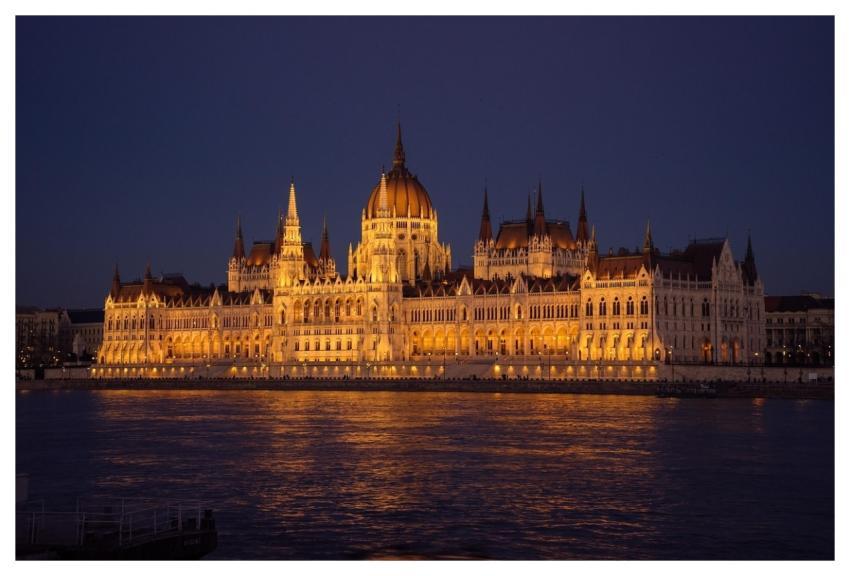 Hungarian Parliament Building Danube Building Arch