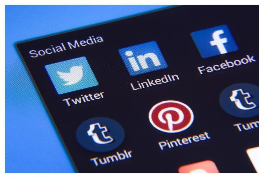 Social Media Facebook Twitter Instagram