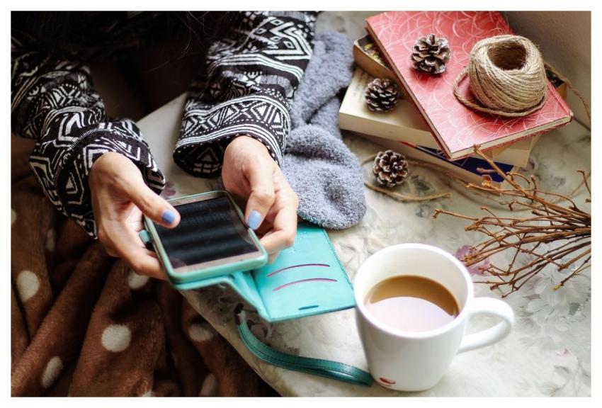 Girl Smartphone Social Media Communication