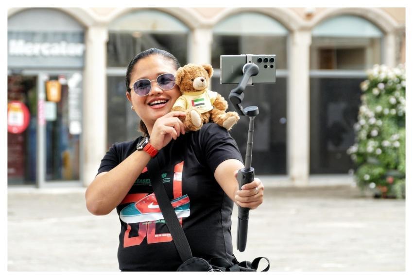 Woman Girl Selfie Technology