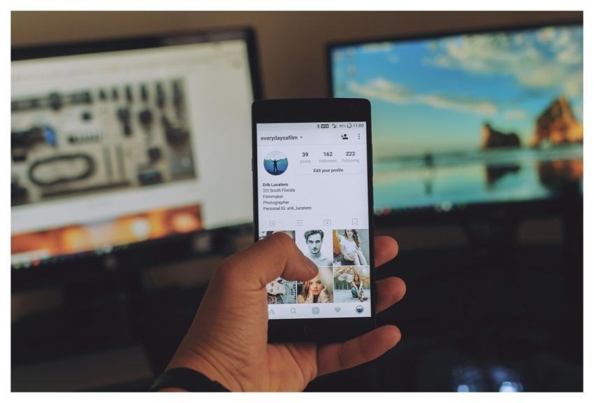 Mobile Phone Social Media Media