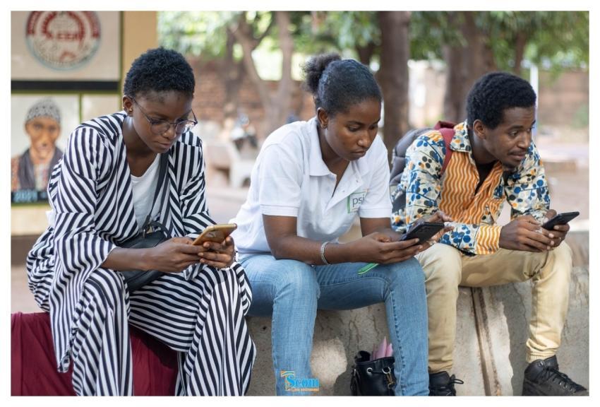 Phone Internet Friends Connection