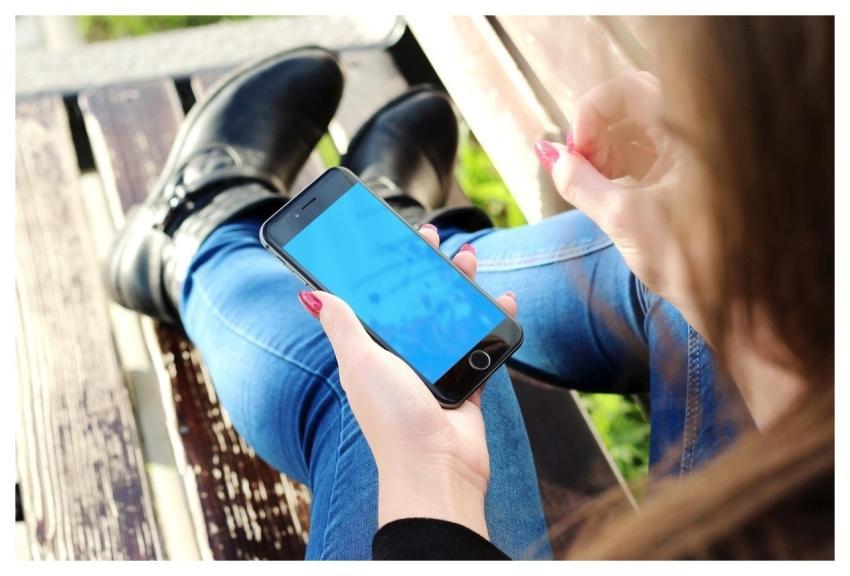 Iphone Hand Girl Smartphone