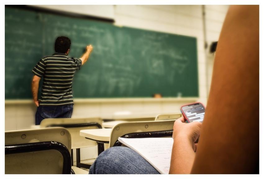 Cell Phone Education Classroom Giovannacco