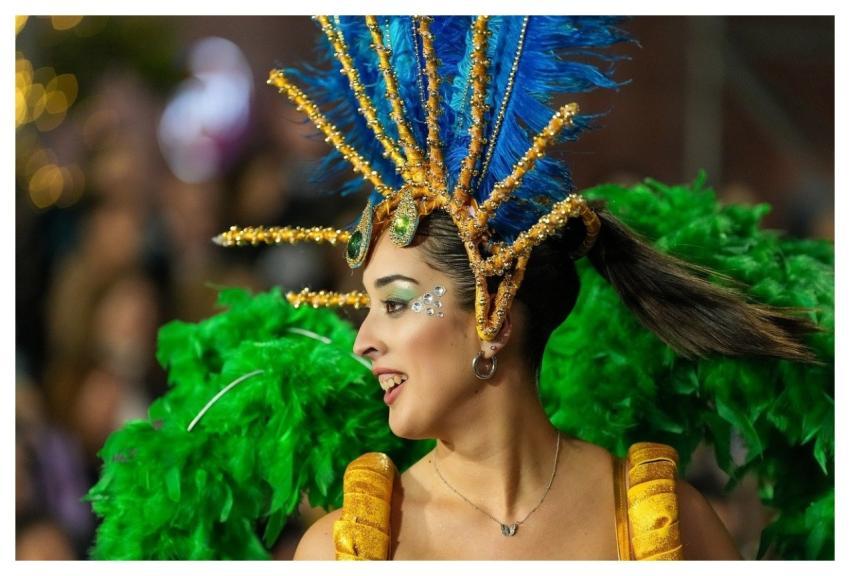 Woman Carnival Costume Move