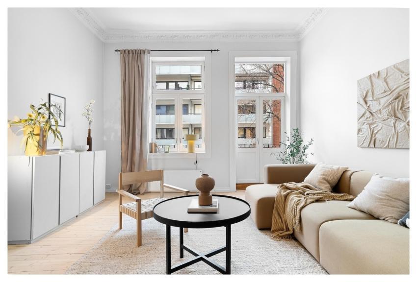 Real Estate Sofa Living Room Table