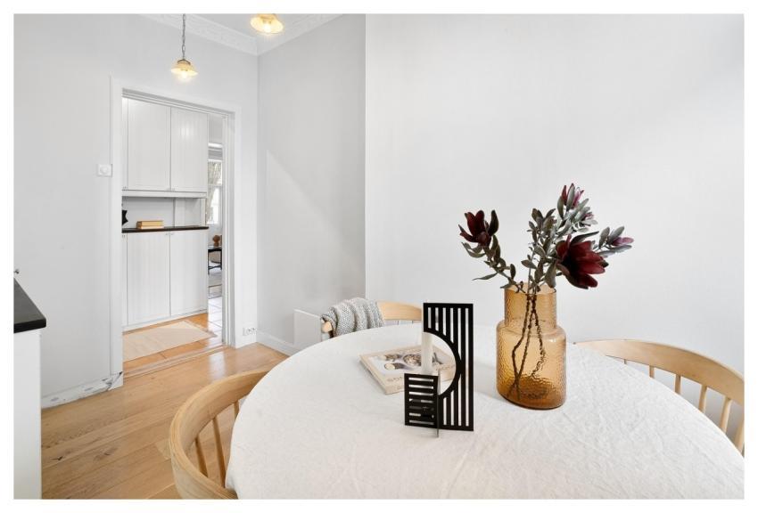 Real Estate Table Dining Area Interior