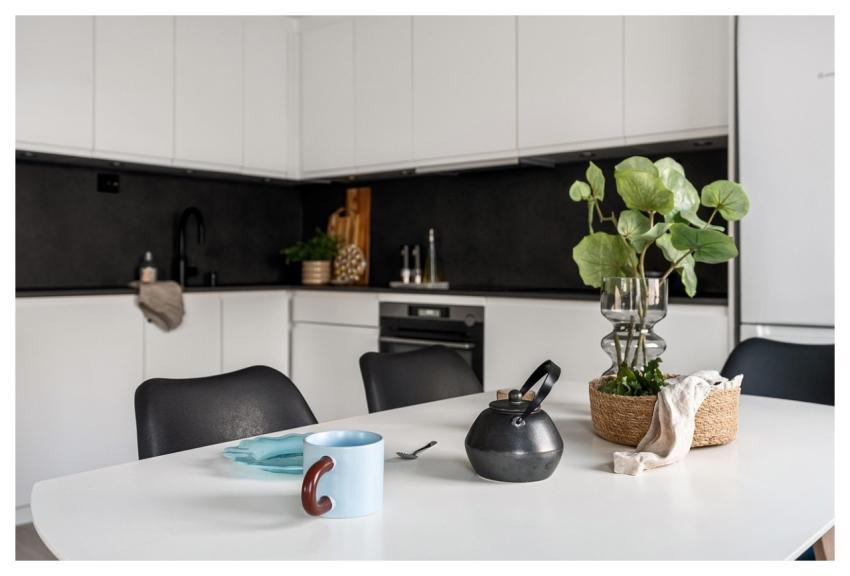 Real Estate Table Dining Area Interior