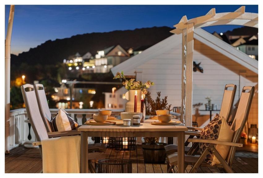 Dining Room Table Chairs Real Estate